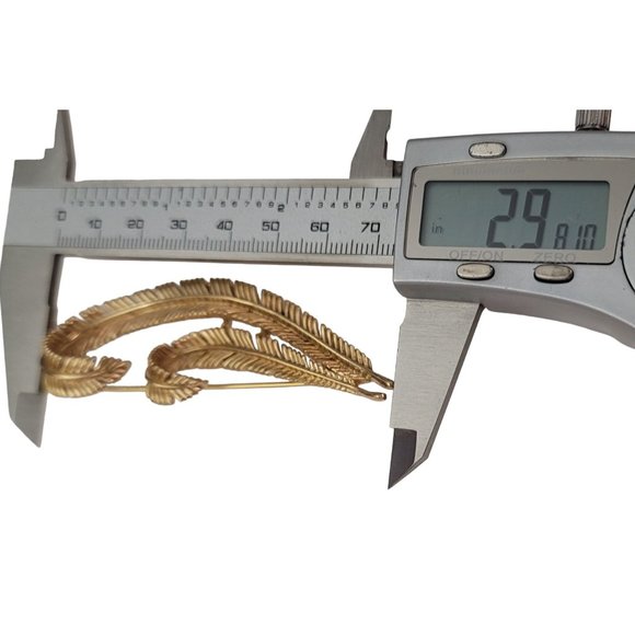 Trifari Crown Over T Gold Tone Chunk Feather Palm Leaves Brooch Pin, Signed E585 - Picture 10 of 11